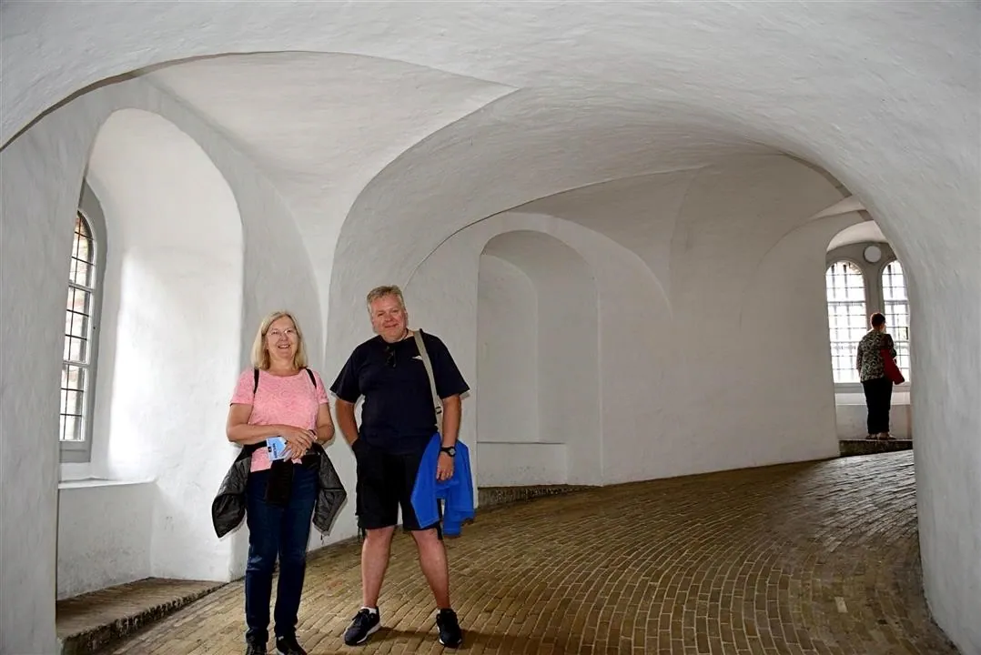 G19.1 the round tower wed 19 jul 6