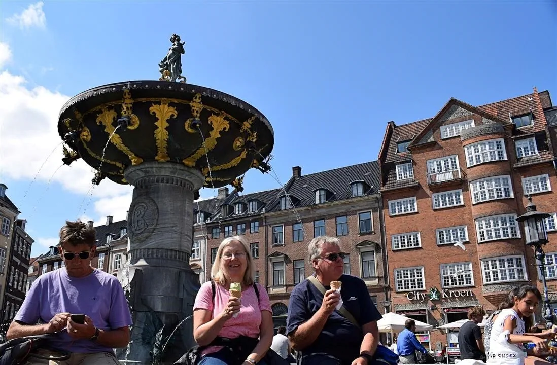 G19.2 historic copenhagen city centre wed 19 jul 12