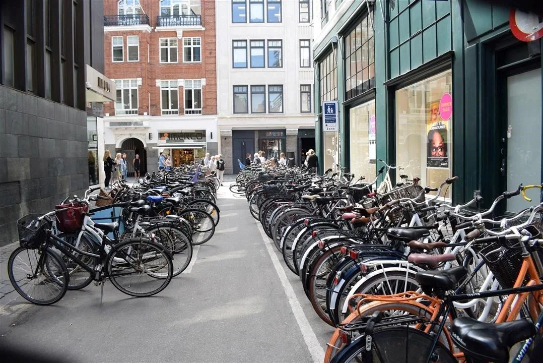 G19.2 historic copenhagen city centre wed 19 jul 2