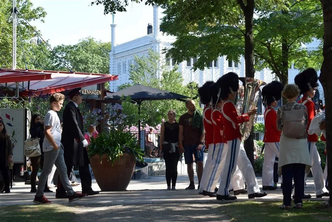 G19.3 tivoli gardens wed 19 jul 18