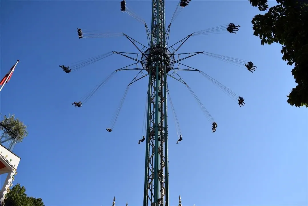 G19.4 tivoli gardens cont. wed19 jul 1