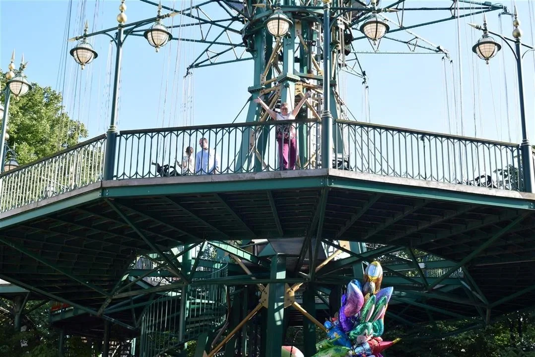 G19.4 tivoli gardens cont. wed19 jul 11