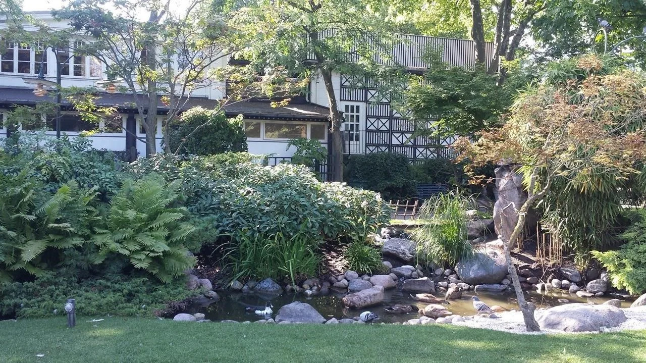 G19.5 tivoli gardens petes ph wed 19 jul 2