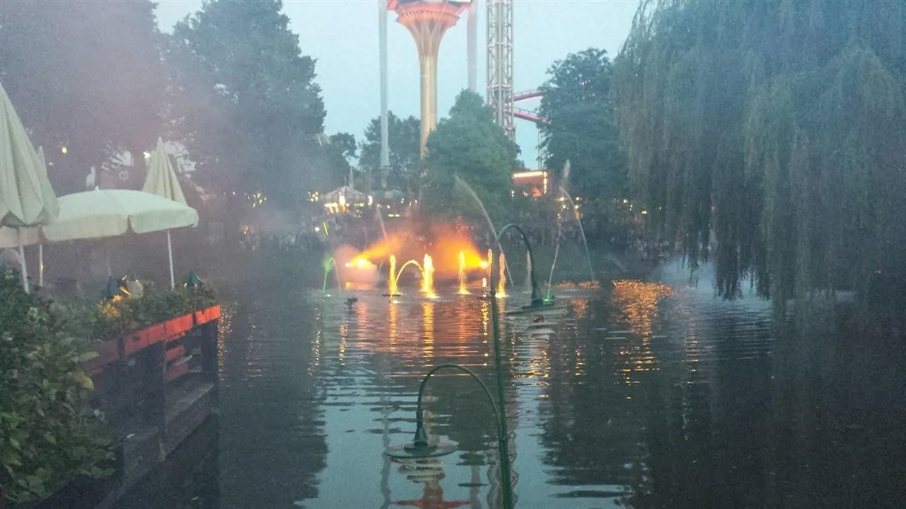 G19.5 tivoli gardens petes ph wed 19 jul 9